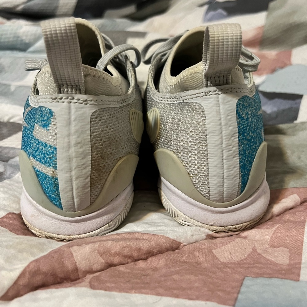 Nike - Picture 4 of 5